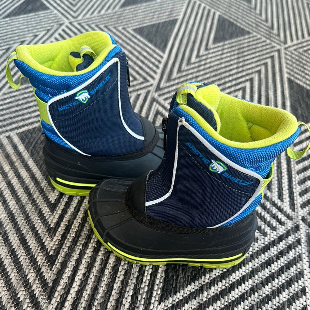 Toddler Navy and Neon Green Arctic Shield Winter Boots Size 7